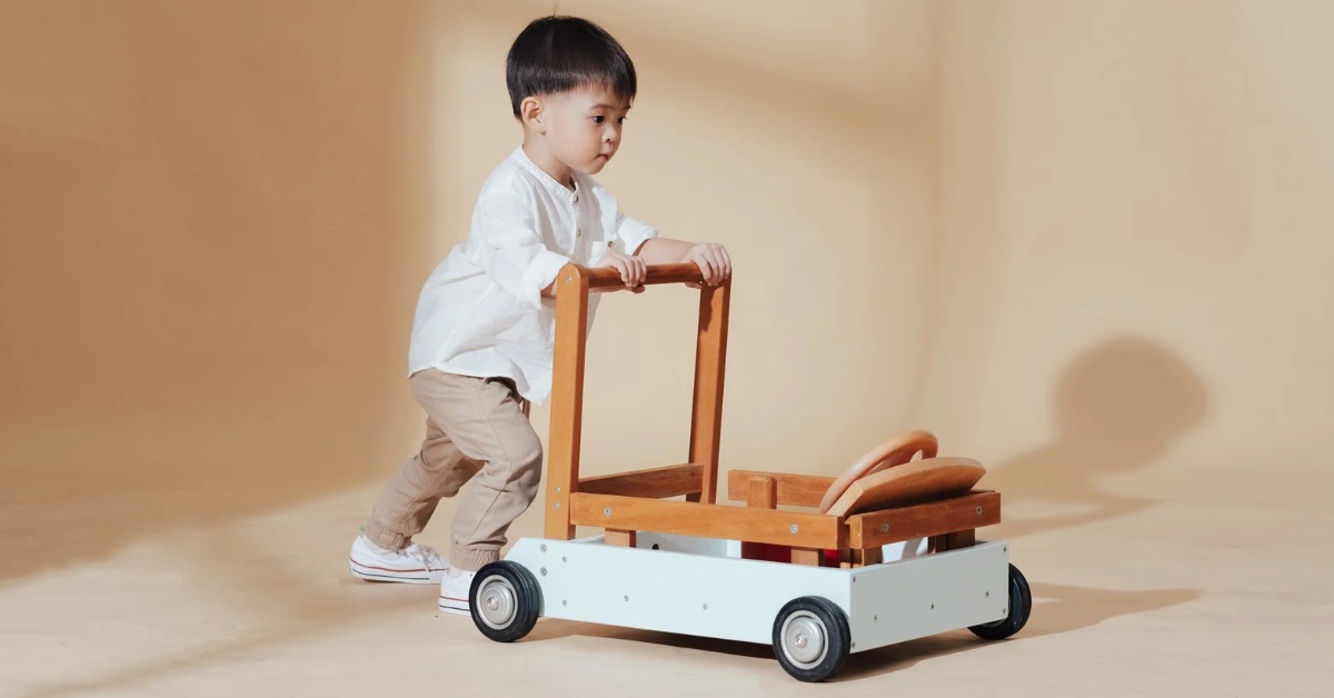 Fun Activities in Hong Kong for Kids and Helpers Hong Kong is a vibrant city filled